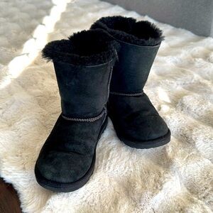 Ugg Girls Bailey Bow Boots - Girls black Ugg boots, bow back - size 1